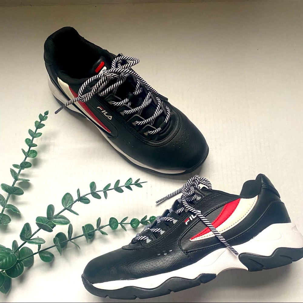 COPY - Fila black lace up sneakers excellent condition size 8